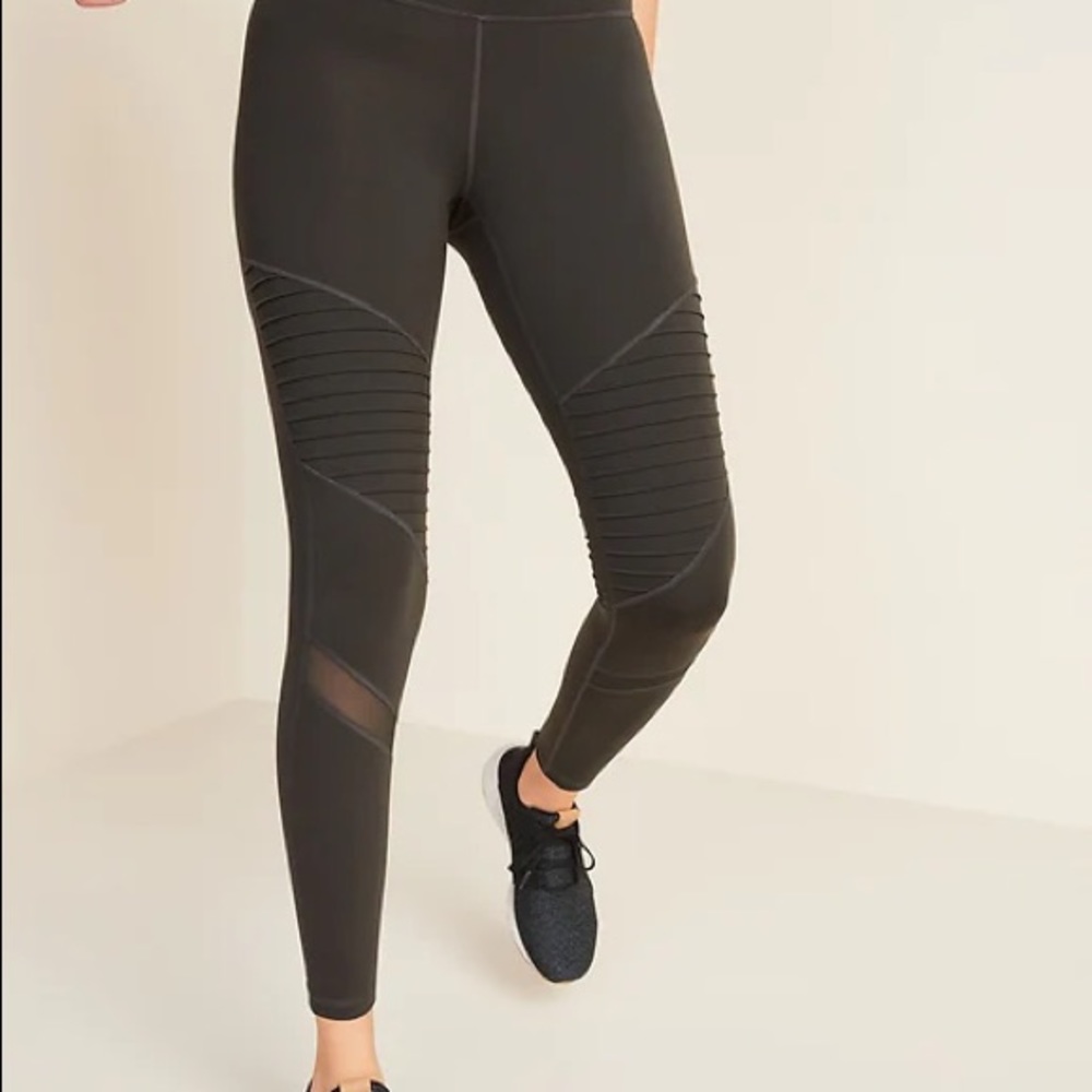 Old Navy High Rise Elevate Legging Size M